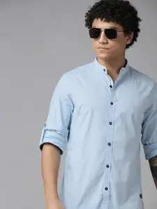 The Roadster Lifestyle Co. Men Blue Solid Roll-Up Sleeves Slim Fit Casual Shirt