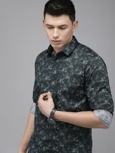 V Dot Men Black & Green Geometric Printed Standard Slim Fit Pure Cotton Casual Shirt