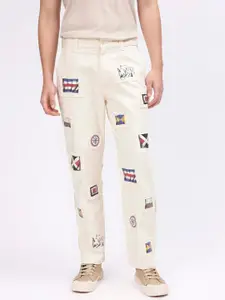 GANT Men Cream-Coloured Applique Printed Straight Fit Trousers