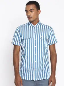 Lee Men Blue Classic Slim Fit Striped Casual Shirt