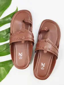 THE MADRAS TRUNK Men Brown Kolhapuris Leather Self Design Comfort Sandals