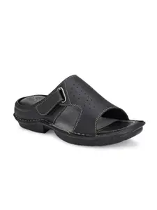 SOFTIO Men Black Solid Comfort Sandals