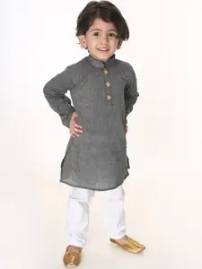 VASTRAMAY Boys Black & White Pure Cotton Kurta with Pyjamas