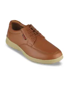 Red Chief Men Tan Leather Casual Shoes