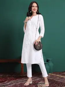 PARAMOUNT CHIKAN Women White Hand Embroidered Cotton Chikankari Kurta