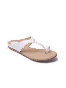 Picktoes Women White Ethnic One Toe Flats