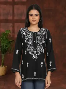 PARAMOUNT CHIKAN Women Embroidered Lucknowi Chikankari Cotton Kurti