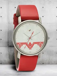 Fastrack Women Silver-Toned Dial & Red Leather Straps Wonder Woman Analogue Watch 6244QL02