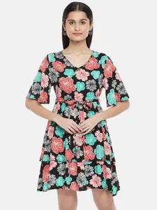 People Women Black & Peach-Coloured Floral Printed Fit And Flare Dress