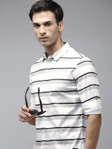 SPYKAR Men Horizontal Stripes Spread Collar Casual Shirt