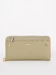 Ginger by Lifestyle Women Green Zip Around Wallet