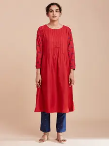 W The Folksong Collection Women Red Floral Embroidered Thread Work Kurta