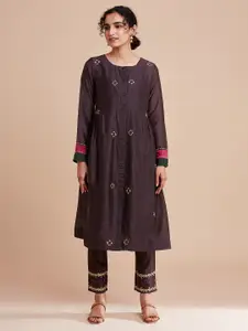 W The Folksong Collection Women Brown & White Floral Embroidered Cotton Silk Kurta