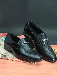 INVICTUS Men Black Solid Formal Slip-on's