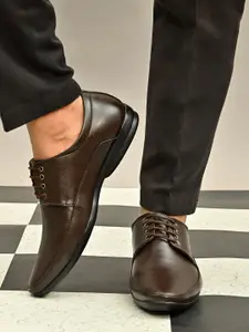 INVICTUS Men Brown Solid Formal Derbys