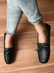 El Paso Women Black Textured Loafers