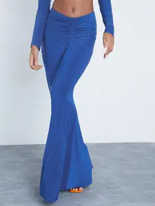 I Saw It First Women Blue Solid Ruched Maxi Trumpet Skirt