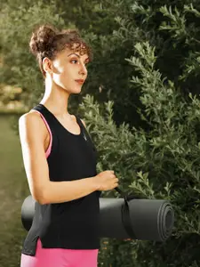 Nike Women Black Solid Dri-FIT Reflective Running Race Tank Top