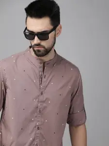 Roadster Men Mauve & White Printed Roll-Up Sleeve Casual Shirt