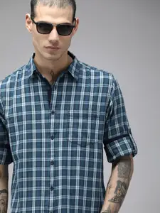 The Roadster Lifestyle Co Men Blue Checked Pure Cotton Casual Shirt