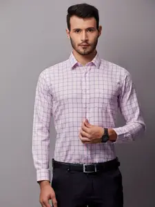 Oxemberg Men Pink & Blue Classic Slim Fit Checked Formal Shirt