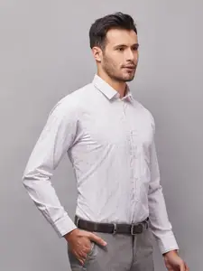 Oxemberg Men Pink Classic Slim Fit Checked Formal Shirt