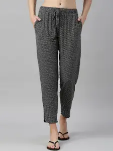 Enamor Women Grey & White Printed Relaxed-Fit Lounge Pants