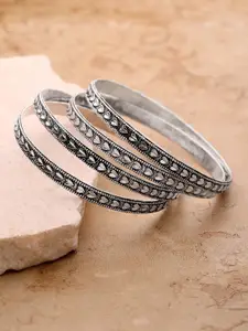 Priyaasi Women Set Of 4 Silver-Plated Oxidized Engraved Heart-Shaped Bangles