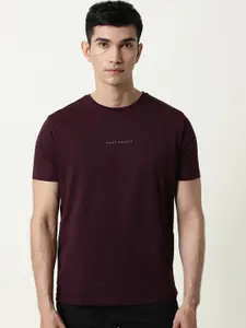 RARE RABBIT Men Maroon Typography Slim Fit Cotton T-shirt
