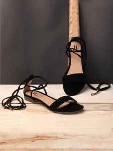 TWIN TOES Black Embellished Velvet Block Sandals