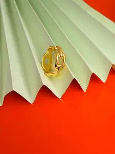 SOHI Gold-Plated Designer Finger Ring