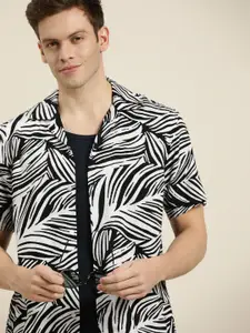 Hancock Men Black Floral Printed Relaxed Fit Casual Shirt