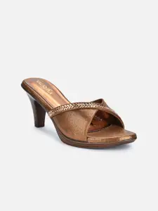 VALIOSAA Copper-Toned Ethnic Sandals