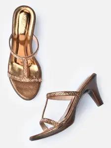 VALIOSAA Copper-Toned Textured Ethnic Block Sandals