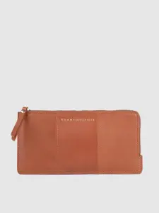 Tommy Hilfiger Women Tan Brown Leather Zip Around Wallet