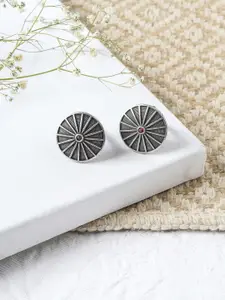 TEEJH Oxidised Silver-Plated Red Stone-Studded Toe Rings