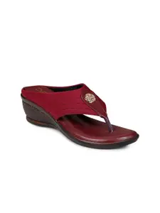 XE Looks Women Maroon T-Strap Flats