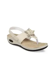 XE Looks Women Cream-Coloured Flats