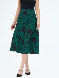 Harpa Women Green & Black Floral-Printed A-Line Knee-Length Skirt