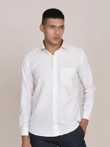 TAHVO Men Off White Comfort Slim Fit Formal Shirt