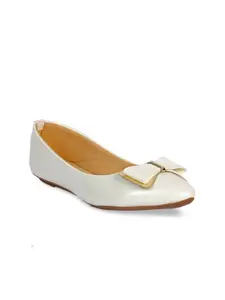 XE Looks Women White Textured  with Bows Ballerinas Flats