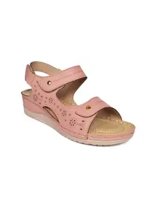 XE Looks Pink Flatform Heels with Laser Cuts