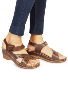 XE Looks Women Brown Comfort Sandals with Laser Cuts