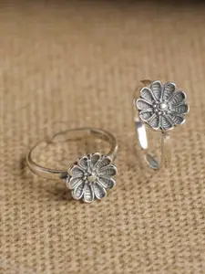 Clara Set Of 2 Oxidised Silver-Toned Flower Toe Rings