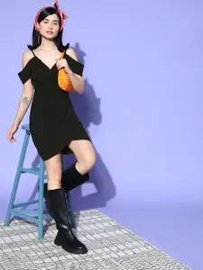 Berrylush Women Black Solid New Neckline Dress