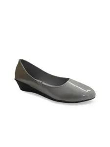 WOMENS BERRY Grey Colourblocked Wedge Pumps