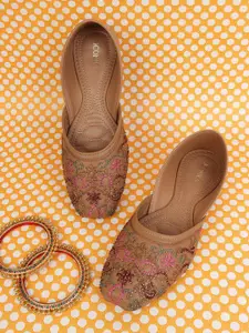 ICONICS ICONICS Women Brown Printed Ethnic Mules with Bows Flats