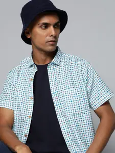 DENNISON Men White Comfort Printed Casual Shirt