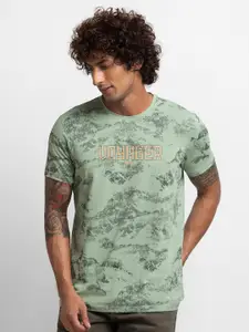 SPYKAR Men Green Floral Printed Raw Edge Slim Fit T-shirt
