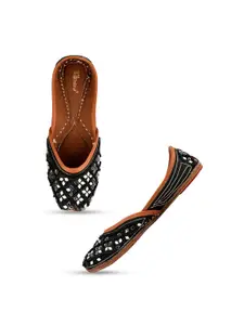 DESI COLOUR Women Black Embellished Ethnic Mojaris Flats